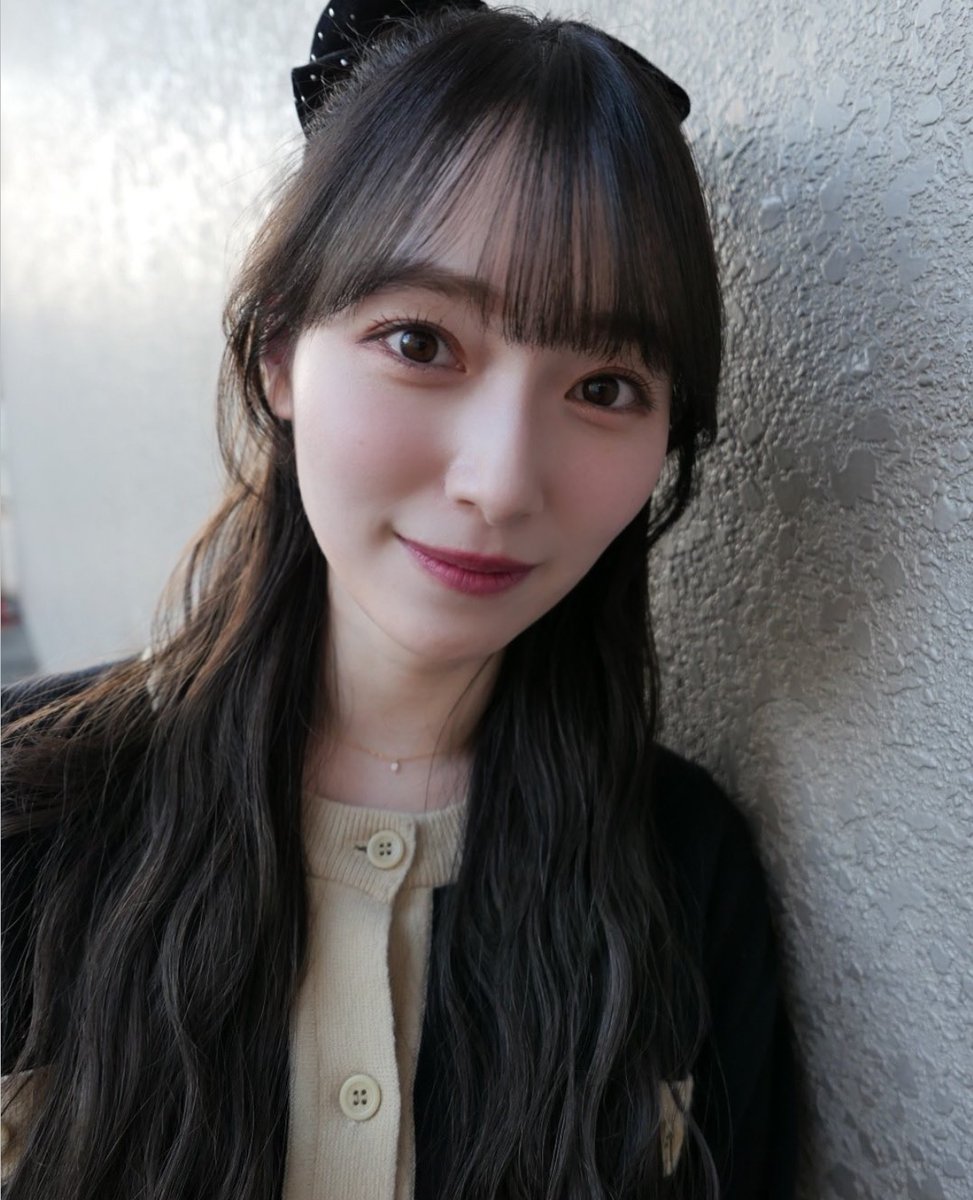1f_yui's tweet photo. 圧倒的“美”の守屋麗奈ちゃんアイドルのポーチの中身ほど需要あるものない。 https://t.co/TWD4bwnvrC