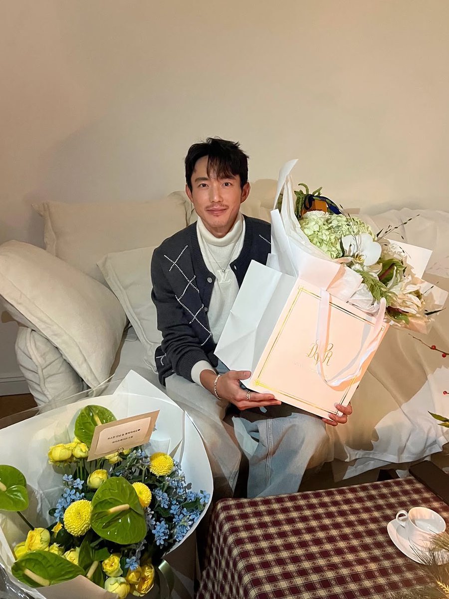 blueavo3's tweet photo. 에코 고마워요.. https://t.co/HzMw3e18SN