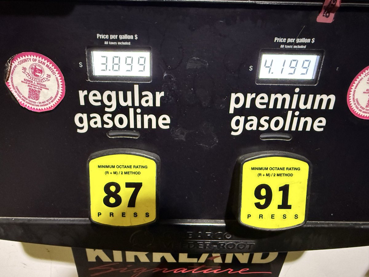 Eep_Eep's tweet photo. @iAnonPatriot $3.89 Unleaded / $4.19 Super Unleaded at Costco Gas in South San Francisco, CA.

This is the lowest gas prices I’ve seen in years. https://t.co/P6BVNtJIQF