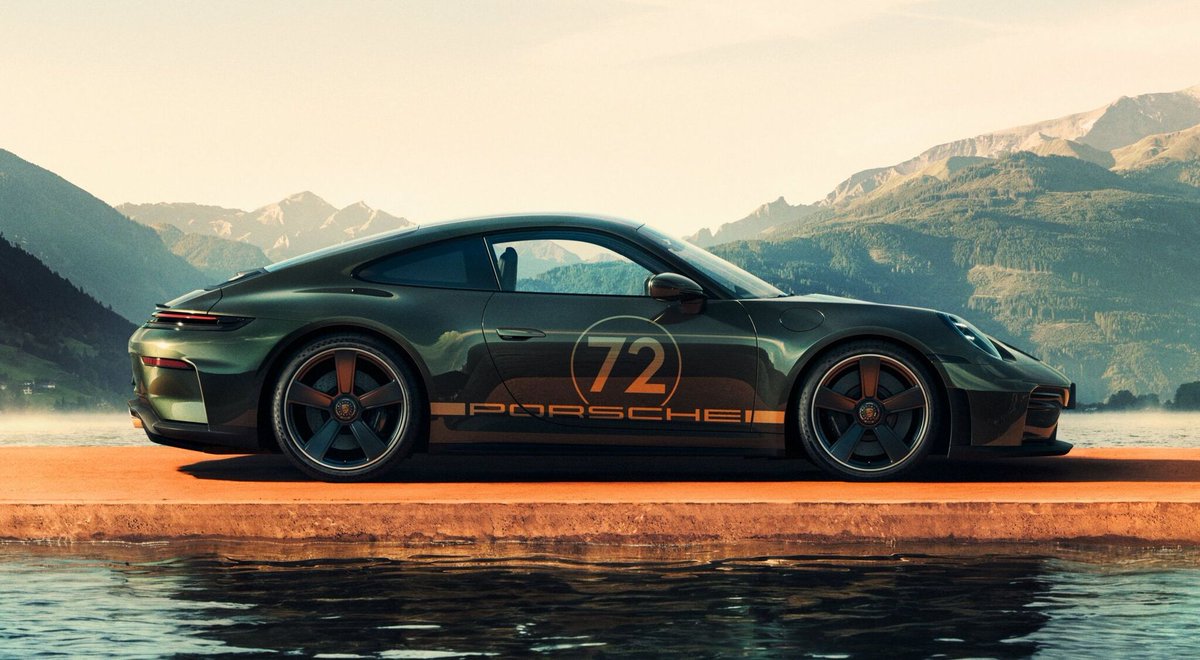 responsejp's tweet photo. 5000万円超えの「911」、F.A.ポルシェ生誕90年記念の『911 GT3』発表…世界90台限定
https://t.co/ZdYJpdO72j

#新型車 #ポルシェ911 #ポルシェ #クーペ https://t.co/hDe0BqCMe5