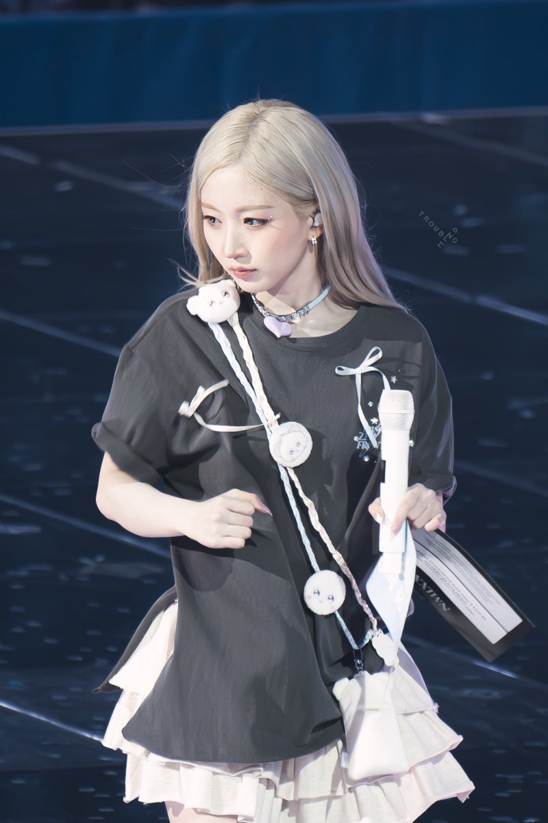 mtworks410's tweet image. 20251129 - NMIXX 1st World Tour &amp;lt;EPISODE 1: ZERO FRONTIER&amp;gt; Day1

💃🏻

#HAEWON #오해원 
#해원 #吳海嫄 #海嫄 
#NMIXX #엔믹스
#NMIXX_ZEROFRONTIER 
#NMIXX_ZEROFRONTIER_INCHEON