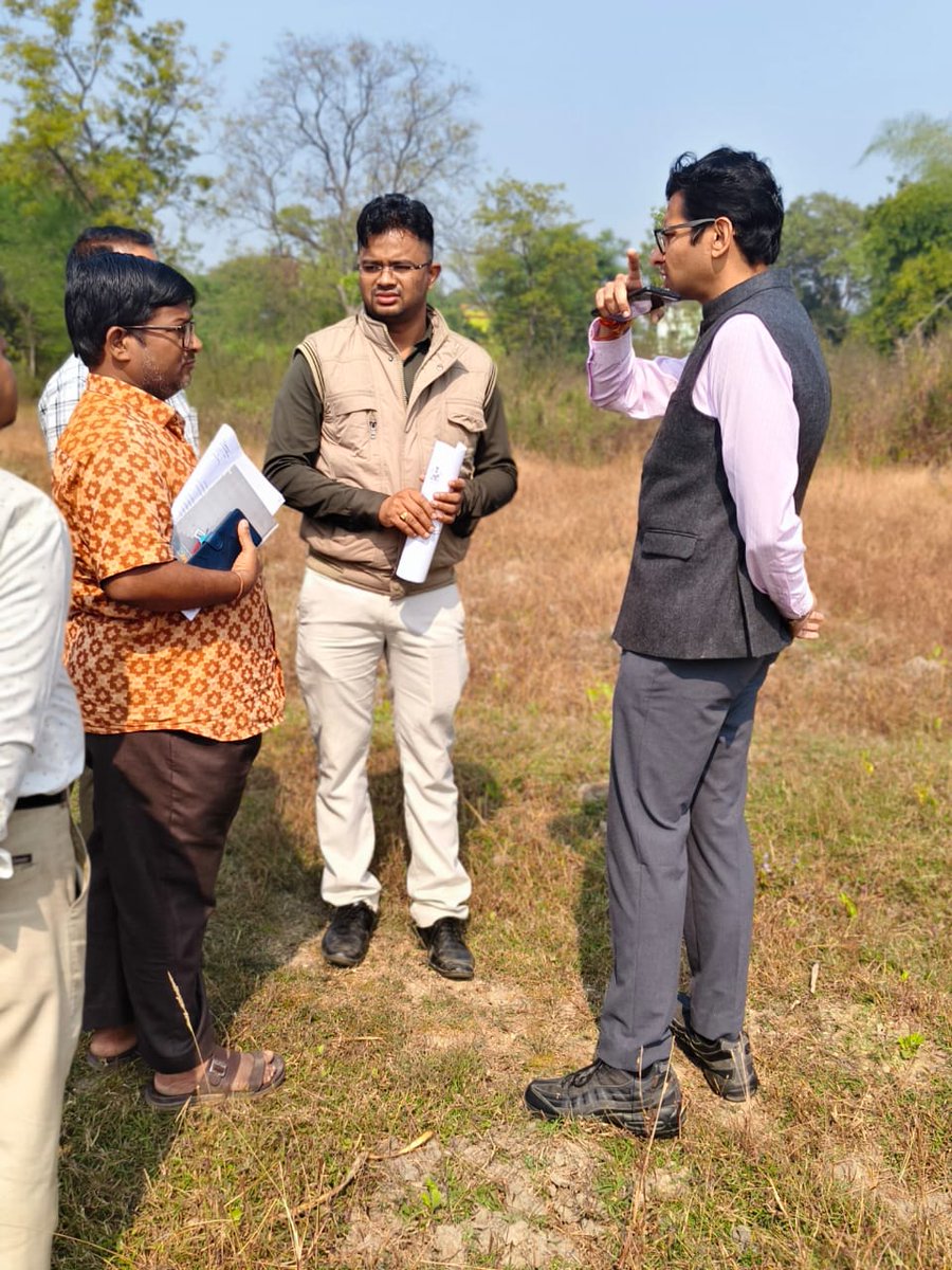 Visit of Collector &amp; DM , Bargarh sir  to review various development projects in presence of EO , Tahasildar Bijepur