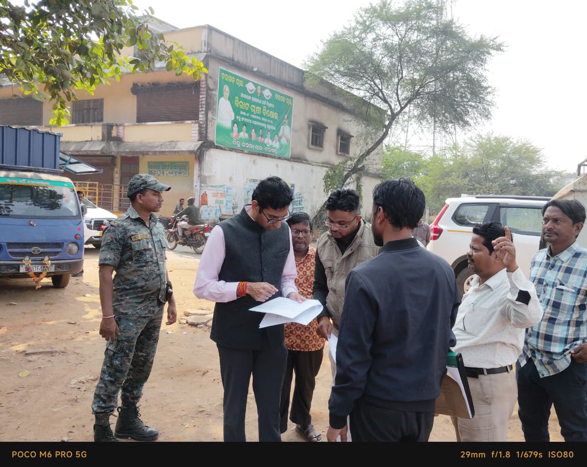 NacBijepur's tweet photo. Visit of Collector &amp; DM , Bargarh sir  to review various development projects in presence of EO , Tahasildar Bijepur https://t.co/C44IPnOOpG