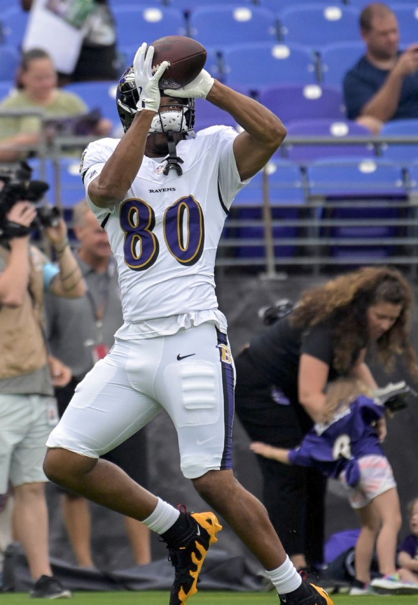 Xommanders's tweet image. Get me either one Adam peters next year #RaiseHail