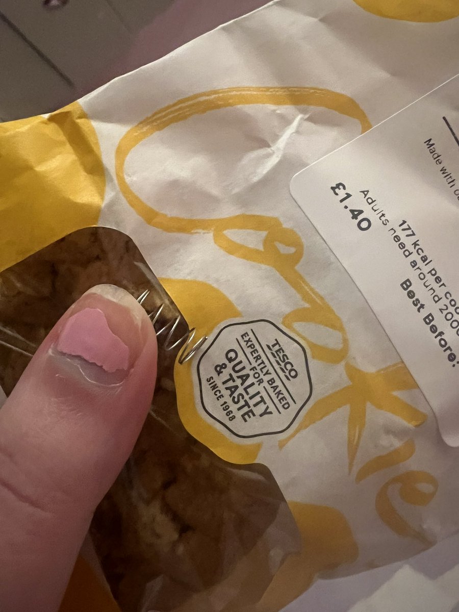 Metal spring in my cookies <a href="/Tesco/">Tesco</a> wtf