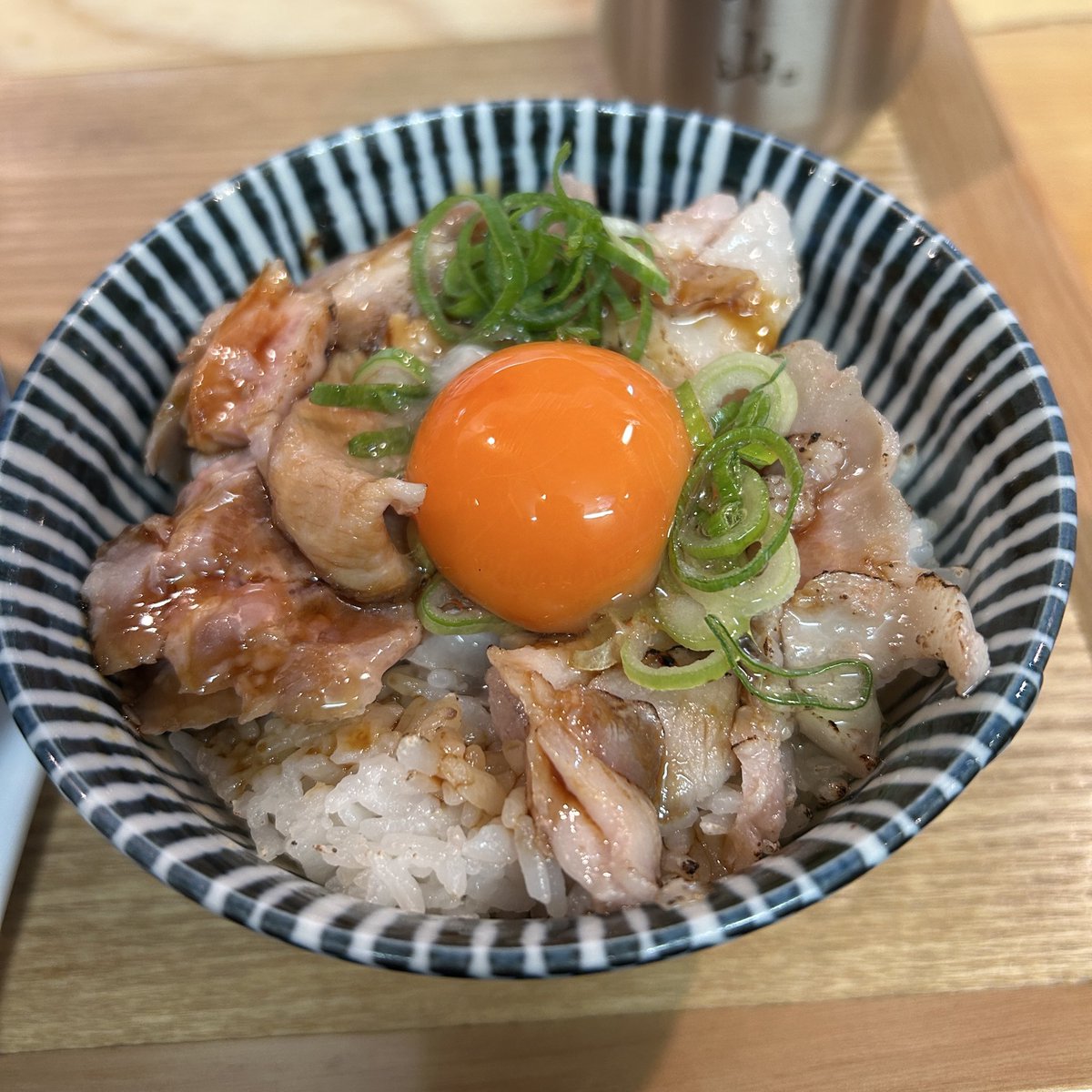 pettan_sp's tweet photo. らーめん美味しかった😋
チャーシュー丼もっと美味しかった😋笑
中学生男子が恋愛について語り合ってた、初々しい🏫 https://t.co/npAUVHy3yS