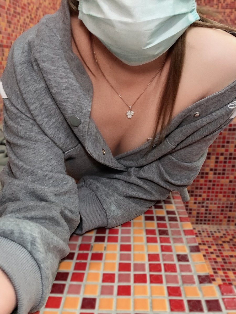 muu98566's tweet photo. 今天的我…不太乖
你確定不來試試看嗎？
#台中個工 #台中紓壓 #泰國浴澡SPA #泡泡奶推 #小親吻 #摩擦秘辛 #無膜吹 #龍根底筋 #深毒龍 #互舔式69 #色沐以 #腿控必約 https://t.co/Cg9Z1mndQ8