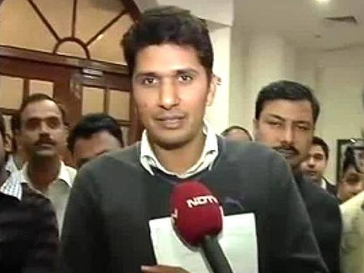 HiMyselfHarsh's tweet image. Happy Birthday @Saurabh_MLAgk bhai!!!
🌻🌻🌻🌻🌻🌻🌻
you have come a long way!!! And believe me it&apos;s the start of something big, 

just never stop being true to delhiites and us!!!!

(our return gift would be you again making casual vlogs for yt channel🥹)