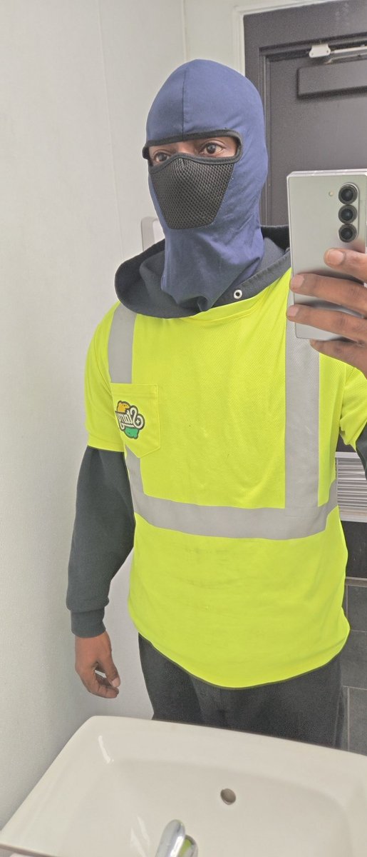 StarchieMr's tweet photo. At da job looking like SUB-ZERO
#ItsMortalCombatWeather
#TexasCold
#WarmAsFucc https://t.co/tbQBbmvM1w