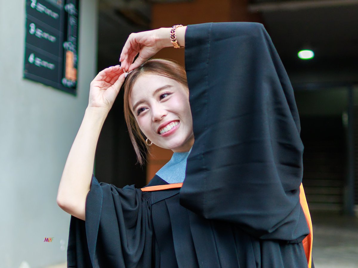 MBFForever_'s tweet photo. บัณฑิตติดโบว์
#GygeeFondGraduationShower 
#FONDnatticha https://t.co/wMBHtEIXsV
