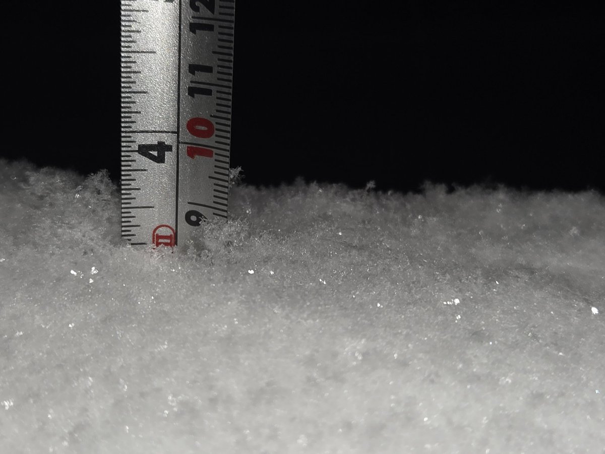 dhaldeman69's tweet photo. @MarcWeinbergWX New Albany at the bottom of Paoli Pike at 11;30 pm. https://t.co/EuhaPK7LM9