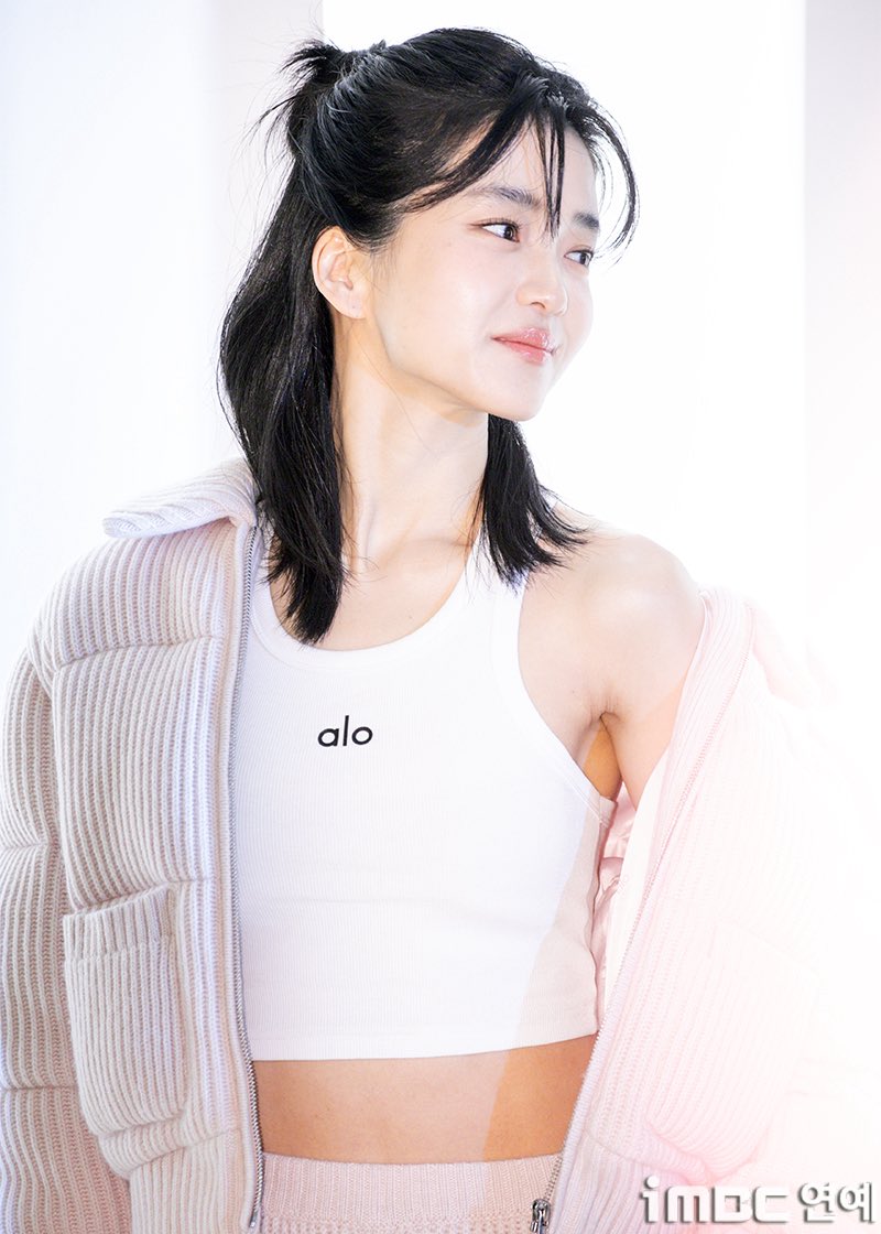 아니
김태리 오늘 너무 이쁘셔..