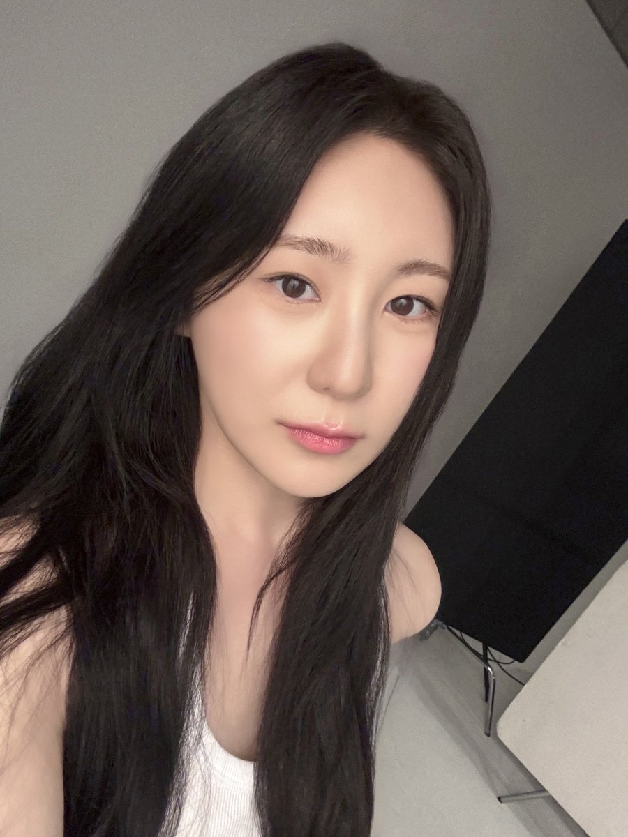 official_LCY's tweet photo. [🎁]

채리쉬를 위한! 채리쉬에 의한!
채연이의 선물이 왔어요 〰️

｡ﾟﾟ･｡･ﾟﾟ｡
ﾟ。 ꒰ 완전 선물 ᵎᵎᵎ ꒱
ﾟ･｡･ ⋯୨♡୧⋯

#이채연 #LEECHAEYEON https://t.co/hKy9jjTn97