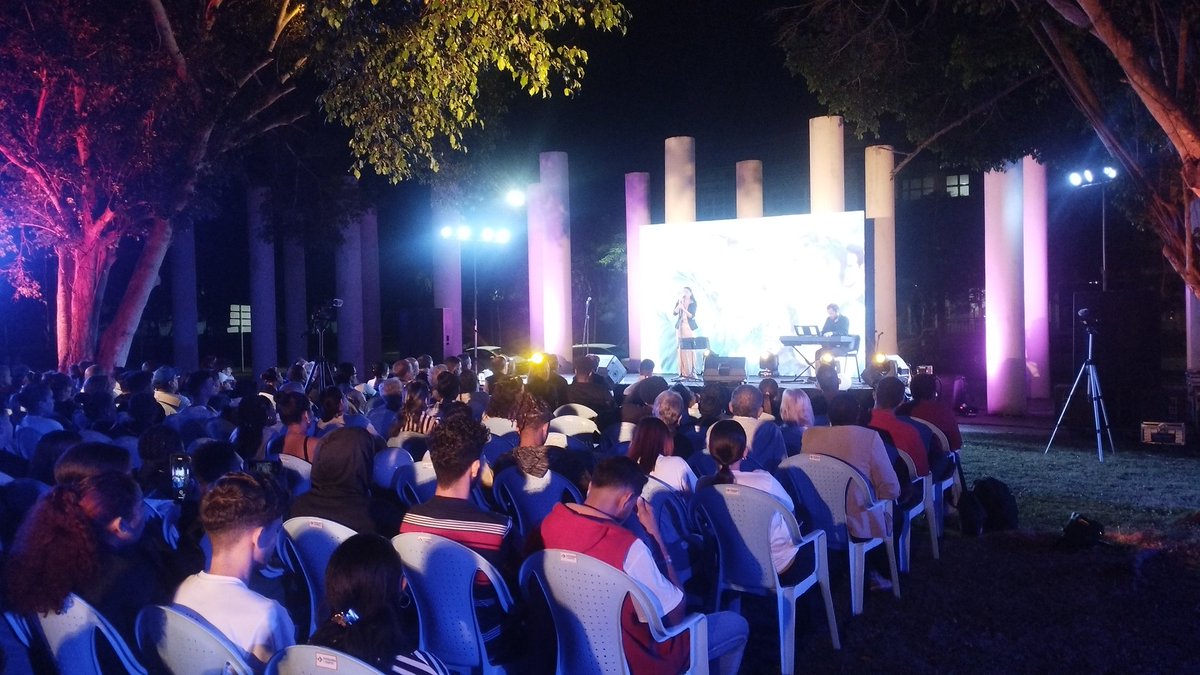 Cálido homenaje a #FidelPorSiempre esta noche en la emblemática Plaza Mella de la <a href="/universidad_uci/">Universidad de las Ciencias Informáticas</a>
