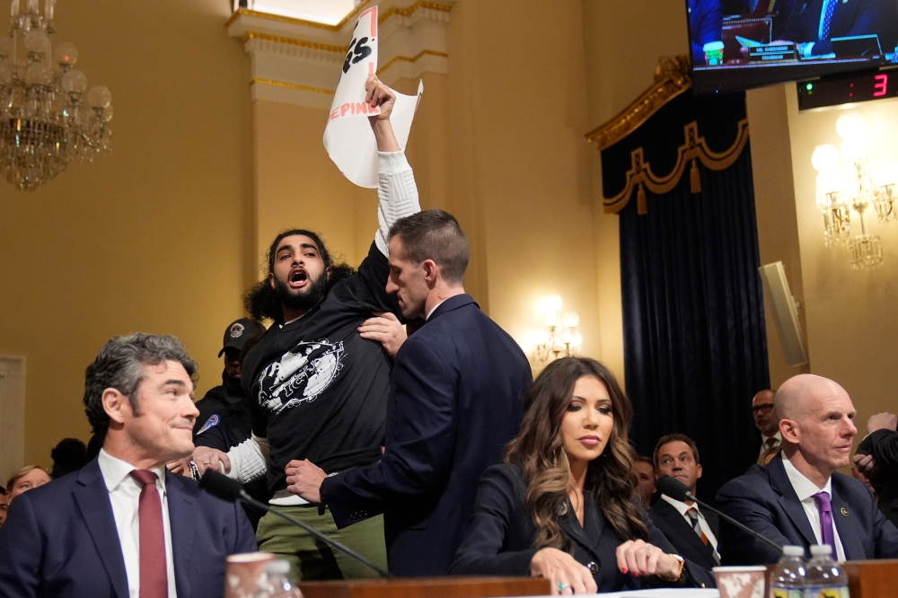 مسؤول في مكتب التحقيقات إف بي آي: «أنتيفا» أكبر تهديد داخلي للولايات المتحدة #صحيفة_الخليج 