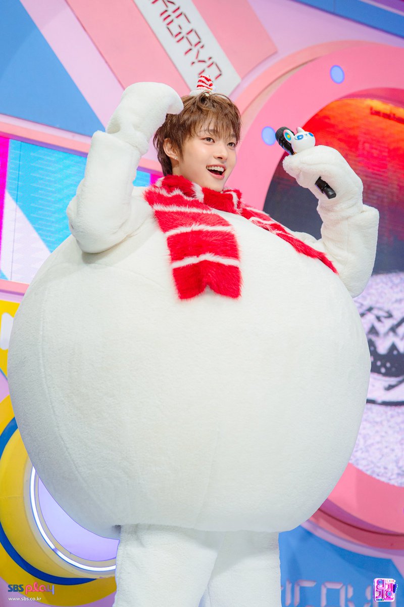 ejkkinoe's tweet photo. 인가 현장포토 의주.. ☃️ https://t.co/AcV8sPp3IZ