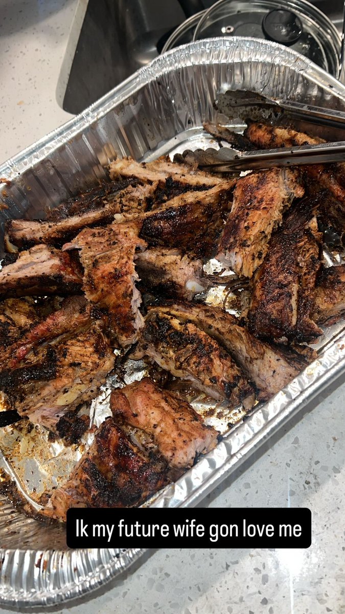 Laylow3man's tweet photo. Now i want ribs i seen this in my photos🤣 gots to make sum this week shit been on my mind heavy https://t.co/RgADGMTCAf