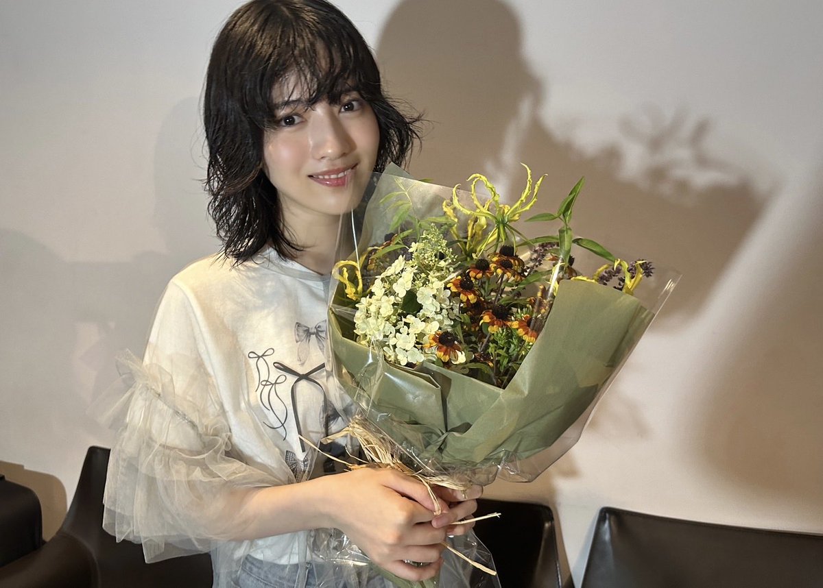 nogizaka46's tweet photo. ＼✨#林瑠奈 出演✨／
ショートドラマ
『そば屋のおっさん、実は最強のフィクサー』
本日より配信開始しました！㊗️

主人公の娘・青山美咲役で奮闘しております！
アプリ「FOD SHORT」でぜひお楽しみください！
https://t.co/CBt7qG4Wd4

#sobaya
#乃木坂46 https://t.co/uVDGnwqOzj