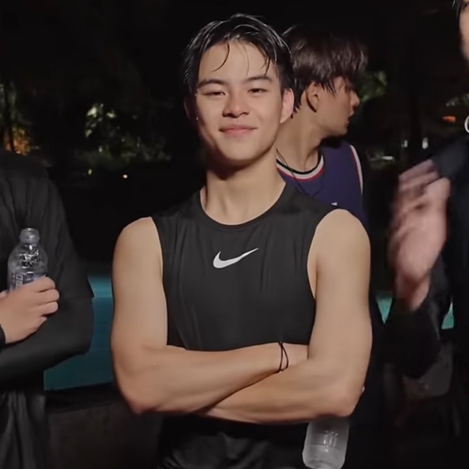 notnuttxph's tweet image. ไนกี้หล่อขึ้นทุกปีเลยว่ะ

 #MARCKRIS