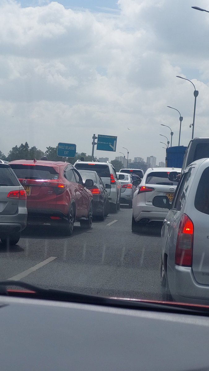 the_Shepherd254's tweet photo. @Ma3Route @mojaexpressway @KeNHAKenya Standstill traffic on the Expressway. https://t.co/k7LiHPKNCP