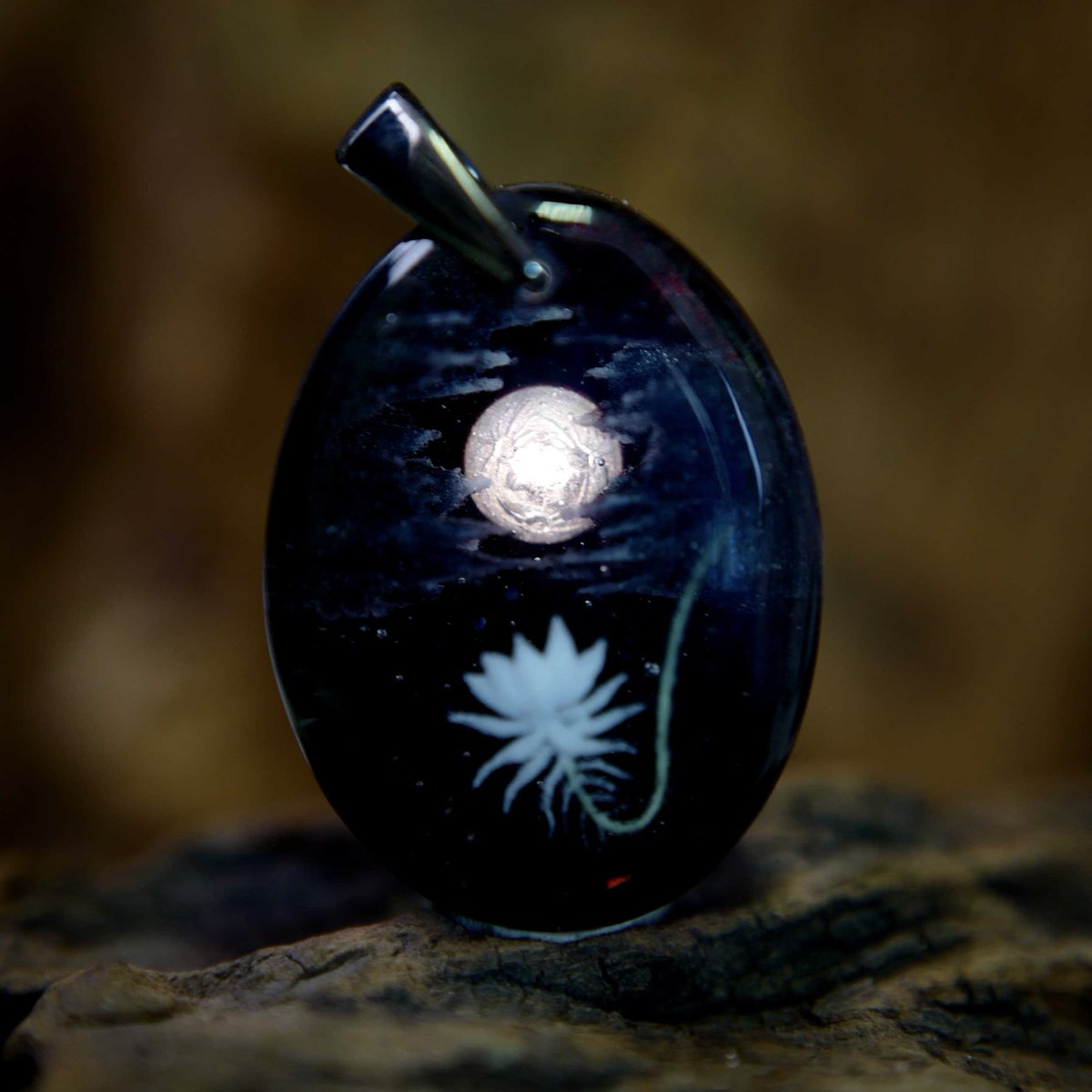 ナカダマサヒデ 1cmの宇宙 ガラス彫刻 ペンダント スケーリーフット 1cmの宇宙 -ナカダマサヒデ ガラスアート展- | Bunkamura