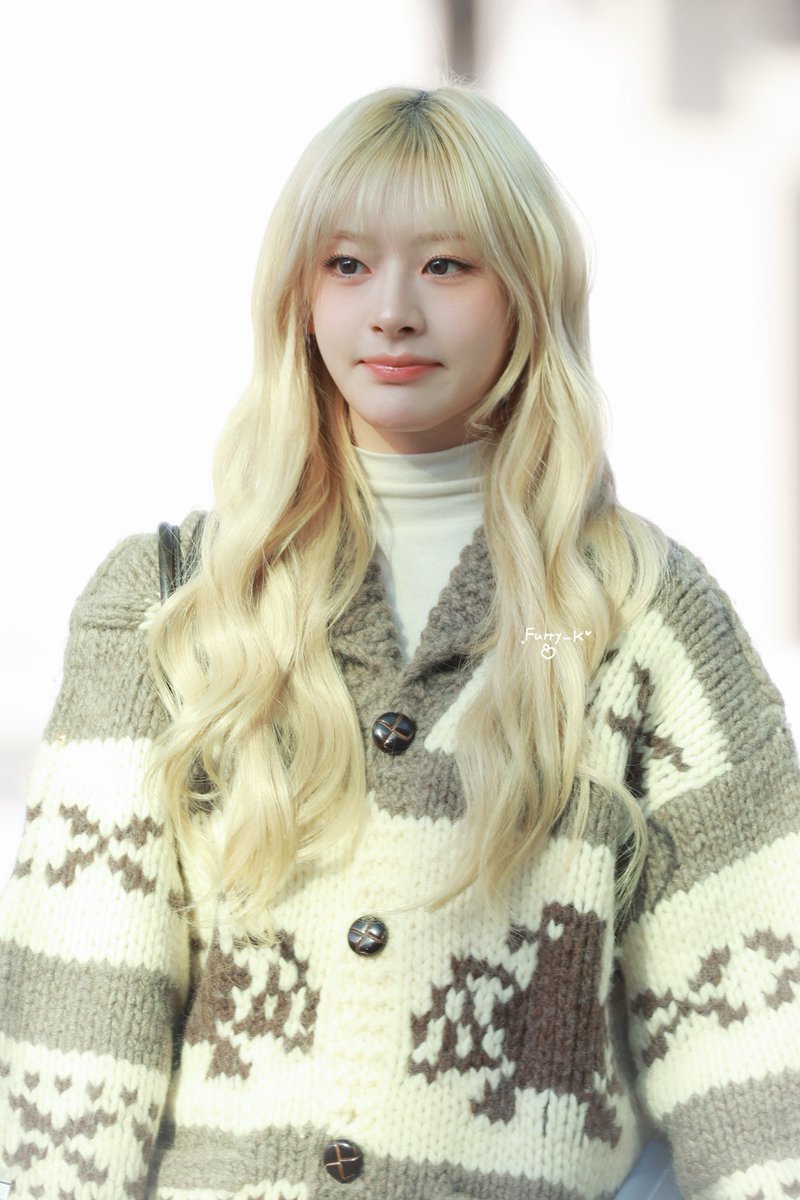 Furry_k_'s tweet photo. 251212 ICN 출국

#세은 #스테이씨 #SEEUN #STAYC
#공주와또 https://t.co/e2pBwhw4mf