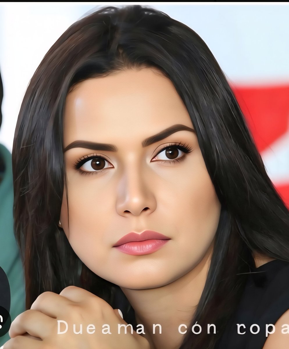 Recuerdan la tristemente célebre frase de Julissa Céspedes: “Que duerman con ropa”, que se convirtió en símbolo de los humillantes allanamientos de madrugada contra exfuncionarios del PLD, sacados en pijamas y pantuflas para escarnio público Hoy, ante el escándalo de Senasa (15