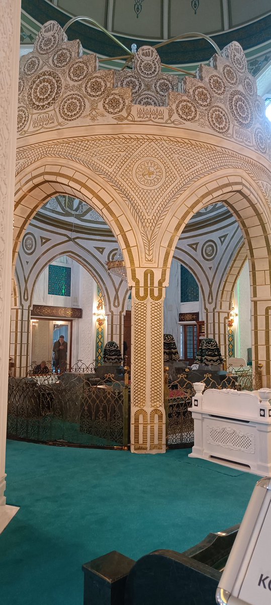 Gavsı Sani hz (k.s.a)
"Her Şeyh Halifedir.
Her Halife Şeyh değildir."

Allah c.c şahid,son zamanlarda gördüğüm en azim sözlerden.

Rabbim sadatı kiram efendilerimizin gölgesinden bizleri ayırmasın.