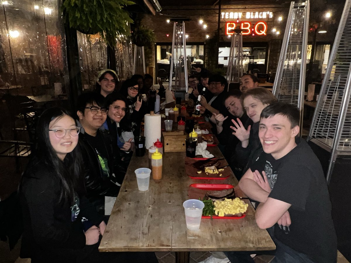 rileyjettvox's tweet image. Some flics from tns BBQ dinner with the Treehomies!!! Had a great time meeting all of you in person! I’m so happy!! ☺️✨