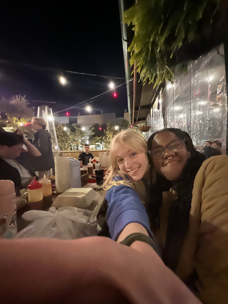 rileyjettvox's tweet image. Some flics from tns BBQ dinner with the Treehomies!!! Had a great time meeting all of you in person! I’m so happy!! ☺️✨