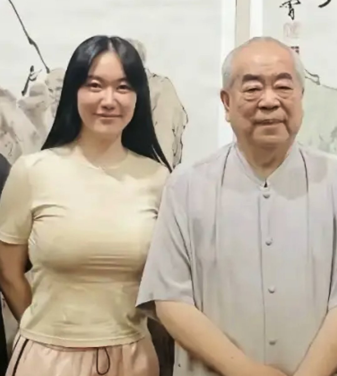 Chris Lee tweet media