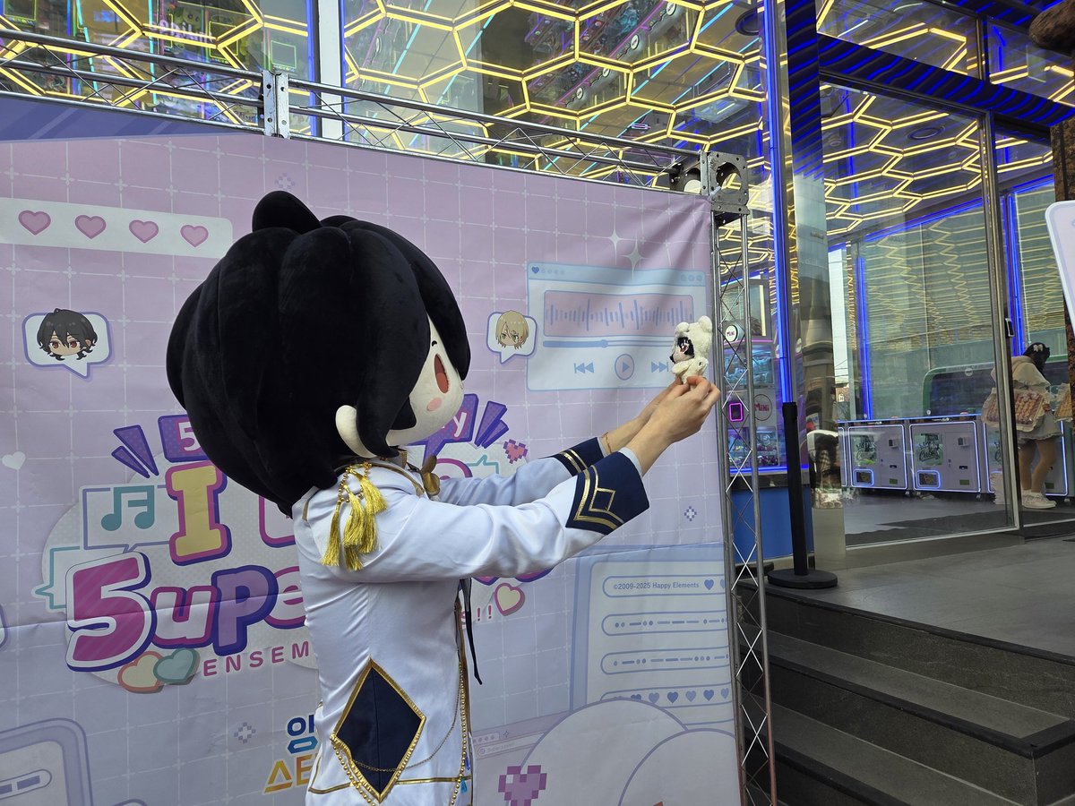 앙스타 오프 이벤트 왔어용
리츠 누이 보시더니 안으시고
마지막에 가져가셔서 독사진 찍으심ㅠㅠㅠ😭😭😭😭😭😭😭