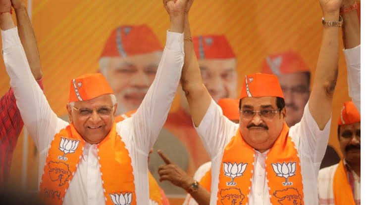 CRPaatil's tweet image. આપણાં ગુજરાત રાજયનાં સંવેદનશીલ મુખ્યમંત્રી માનનીય શ્રી ભૂપેન્દ્રભાઇ પટેલને એમનાં દ્વિતીય કાર્યકાળનાં સફળ ત્રણ વર્ષ પૂર્ણ કરવા પર અભિનંદન અને શુભકામનાઓ પાઠવું છું. માનનીય પ્રધાનમંત્રી શ્રી નરેન્દ્રભાઇ મોદી સાહેબનાં માર્ગદર્શન અને શ્રી ભૂપેન્દ્રભાઇ પટેલનાં નેતૃત્વમાં ગુજરાતનાં…