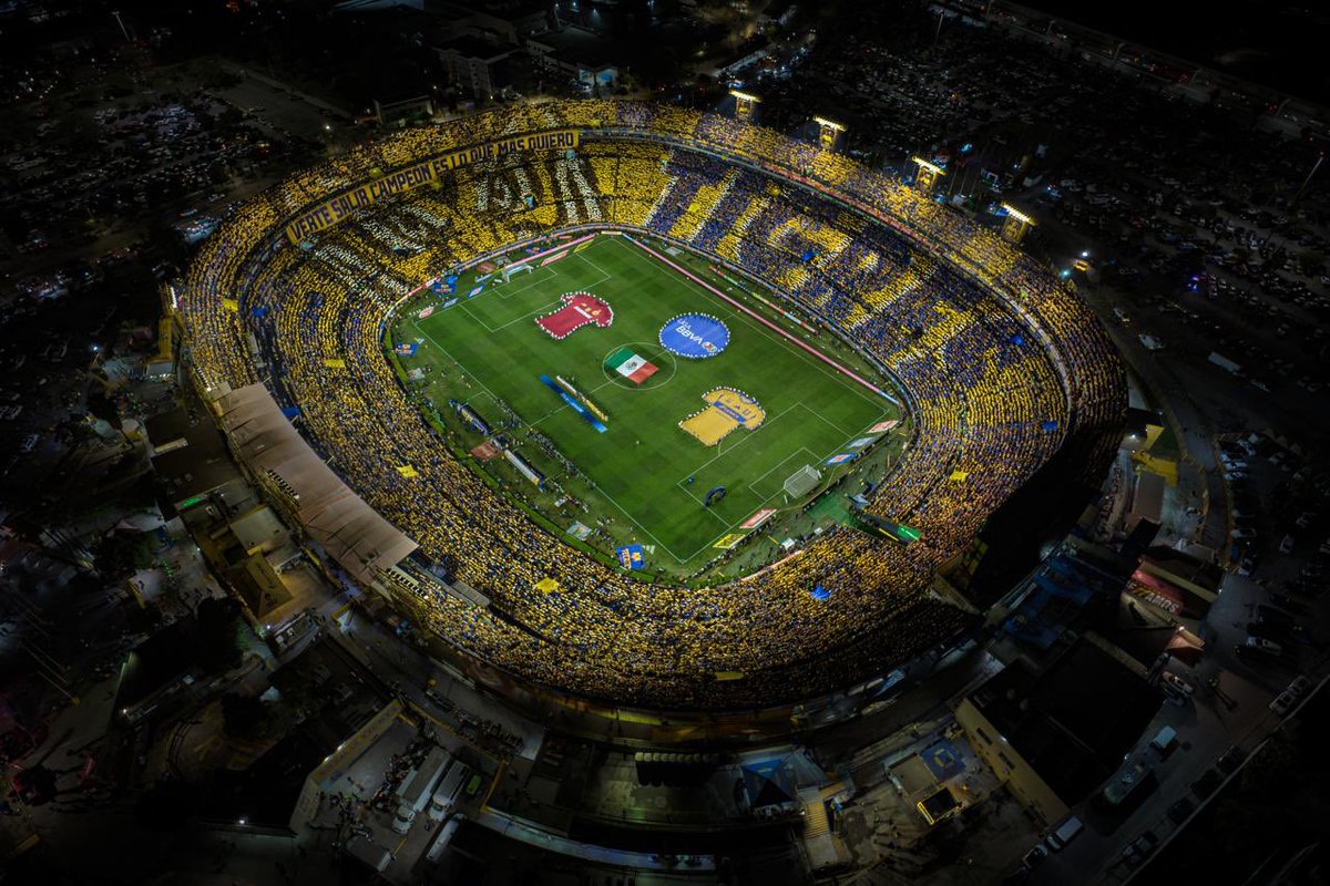 maurodoehner's tweet image. #volcan 🐯 en la final del futból mexicano! Gracias @Santiago_Arau 🙏🙌