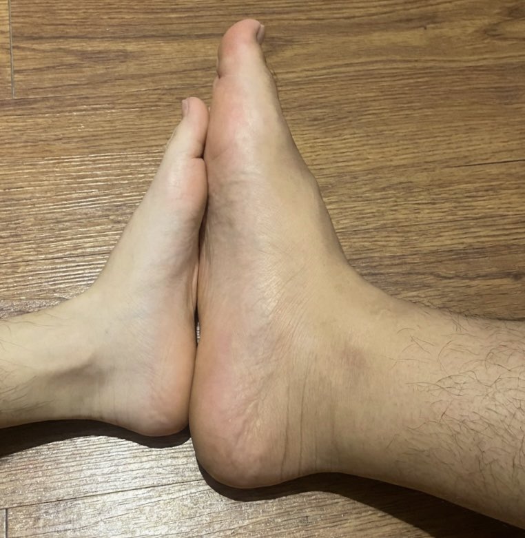 先輩の足小さい