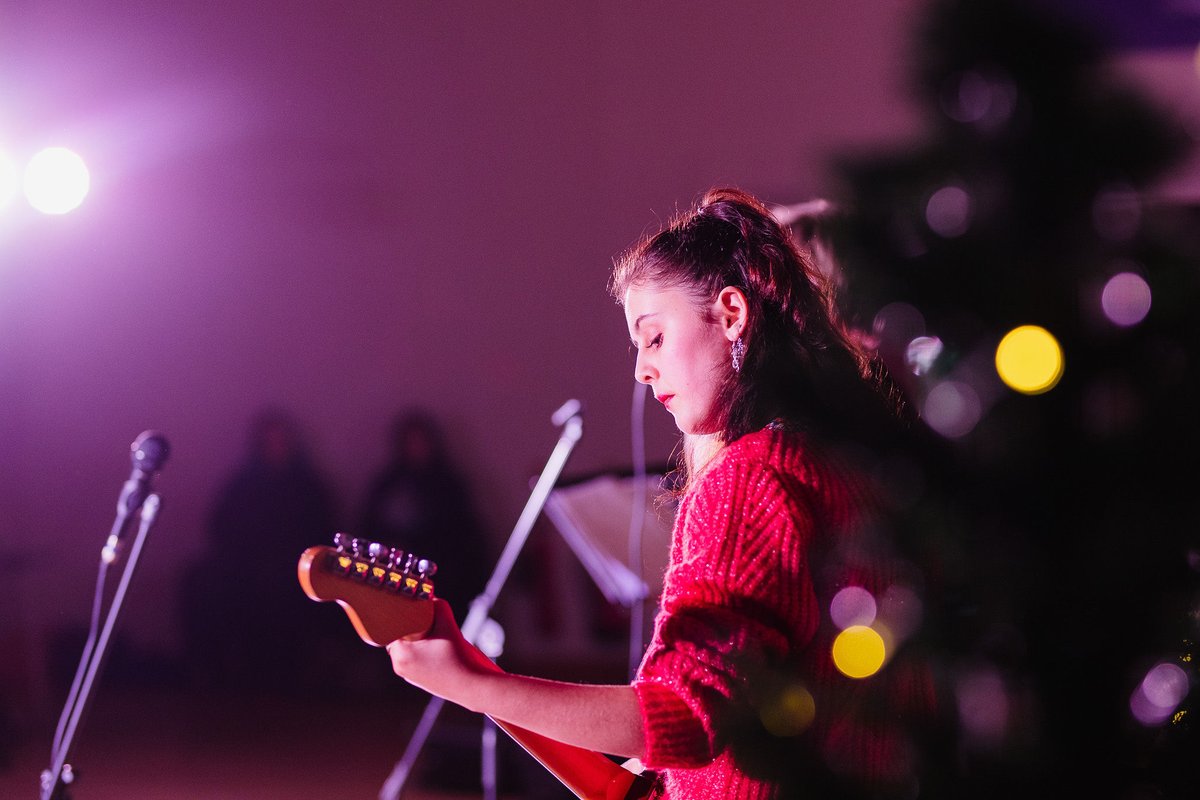 KirkHallamCA's tweet photo. Performing to a sold out audience is not for the faint hearted, but our talented #KHCA students showcased their hard work to bring 🎄Christmas🎄 joy to the Ilkeston #community! Well done &amp; thank you to everyone who made the show such a success!!#proud #KirkHallam #MerryChristmas https://t.co/eSIHFvgPTd