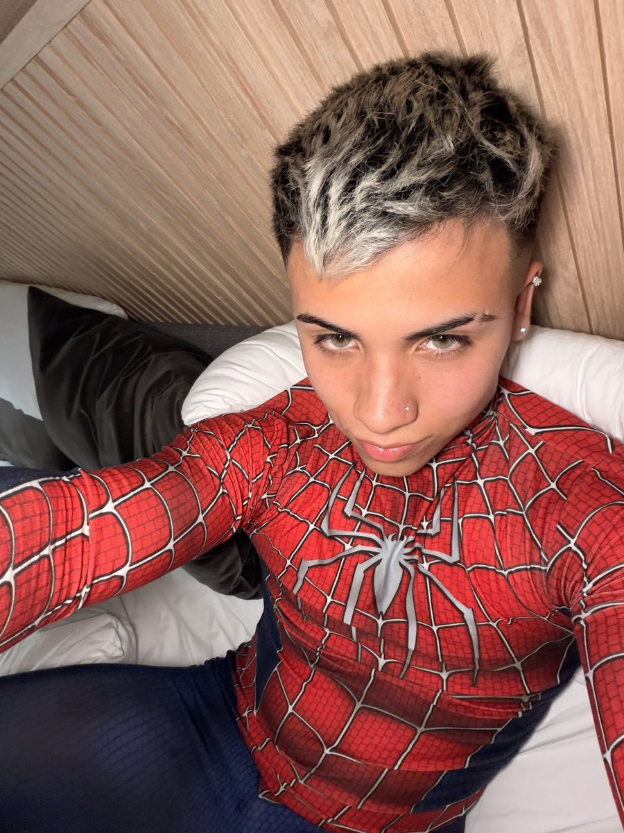 RAMI TWINK MODEL ⭐️ tweet media