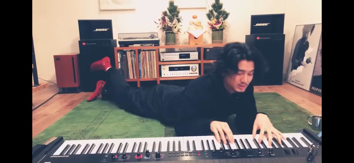 rhhf23's tweet photo. this is all we want for the end of the year 😩 https://t.co/TvbqtllTM6