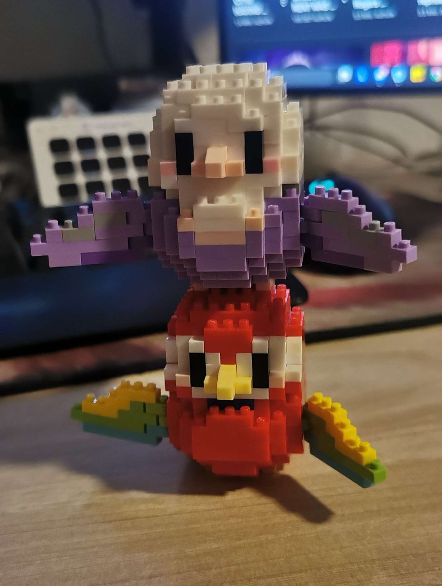 Birb2 has joined the Chat💜

Mein Chickentower wird awesome