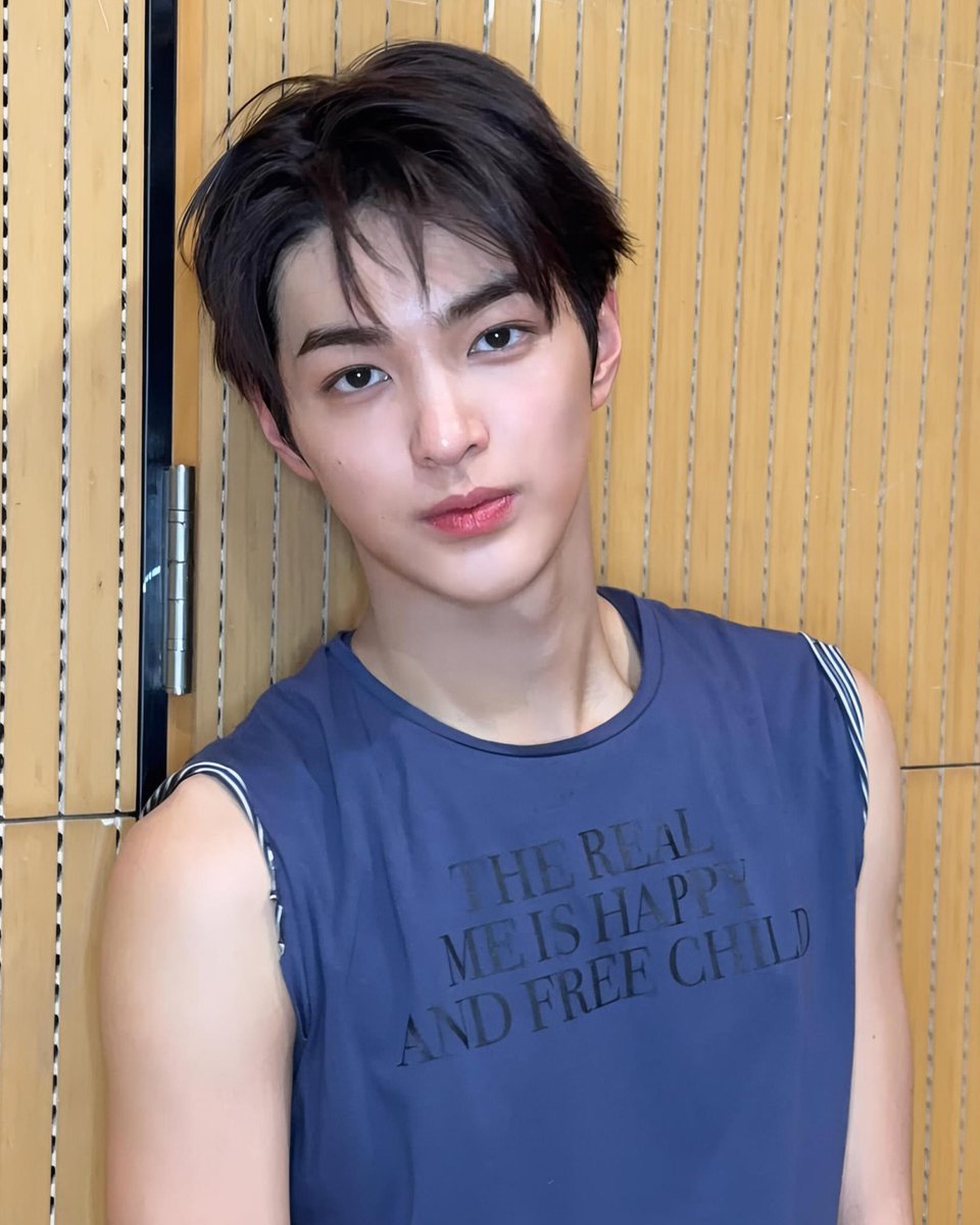 "The Real Me is Happy and Free Child"
#KEONHO #건호