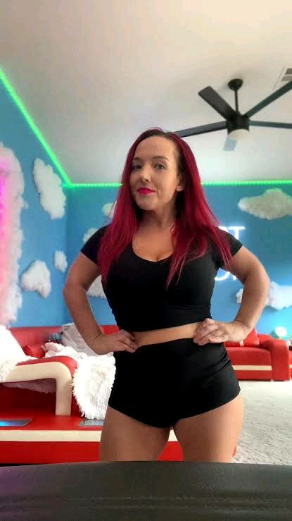 jaymid22's tweet image. Girlfriend or wife?