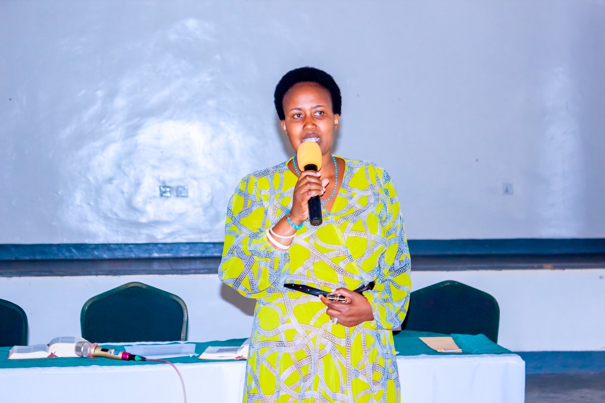Avega_Agahozo_'s tweet photo. Ku wa 11 Ukuboza 2025, abanyamuryango ba @Avega_Agahozo_ bo mu Karere ka @RwamaganaDistr  bahuriye muri @Centred_Accueil, bifurizanya iminsi mikuru myiza isoza umwaka.
Igikorwa cyaranzwe n' Isengesho ryo gushimira Imana, ibiganiro byimakaza ubumwe, ubudaheranwa n'ubufatanye n'inzego zitandukanye mu rugendo rw'Iterambere ry' Abanyarwanda.