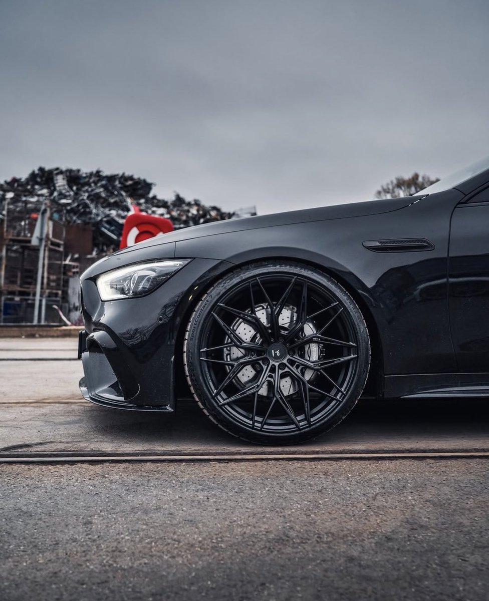 LUX Cars tweet media