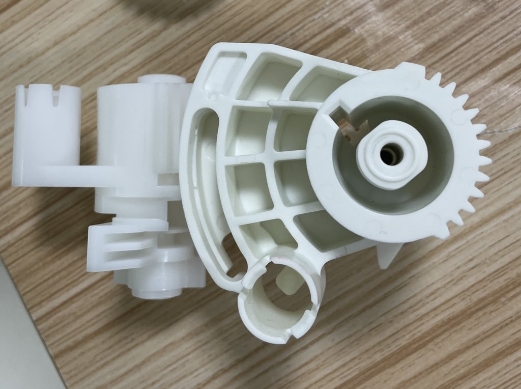 Helenyokowang's tweet image. Precision in motion. 🔧

This custom sector gear, showcases our commitment to high-tolerance injection molds.

Material: PEEK

#InjectionMolding #PlasticGears #Engineering #Manufacturing #SectorGear #PrecisionMolding #PlasticParts