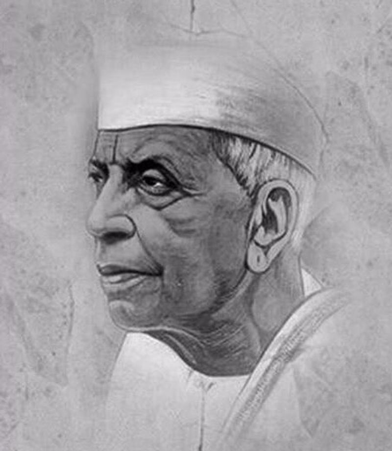 अवसर तेरे लिए खड़ा है,
फिर भी तू चुपचाप पड़ा है।
तेरा कर्मक्षेत्र बड़ा है,
पल पल है अनमोल।
अरे भारत! उठ,आंखें खोल।।

जन के मन में मातृभूमि के प्रति कर्तव्यबोध जागृत करने वाले राष्ट्रकवि मैथिलीशरण गुप्त जी की पुण्यतिथि पर उन्हें भावपूर्ण नमन।

आपकी कृतियां देश का गौरव गान है...!!