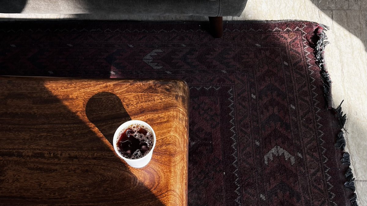 "صباح تتنفس الآمال من شعاعه"