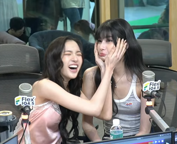 znansgf's tweet photo. 💚 #Flex1045xClaireBell #BleJie https://t.co/ktpzbnQ31T