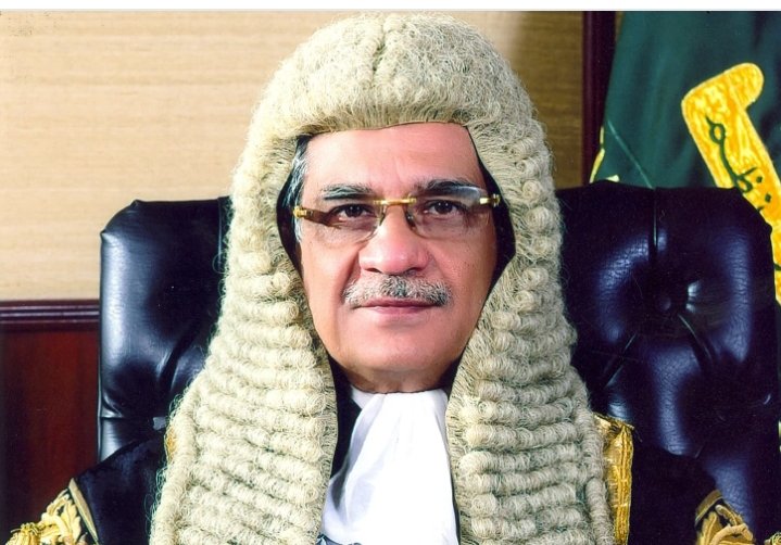 یہ دو مہرے ابھی باقی ہیں