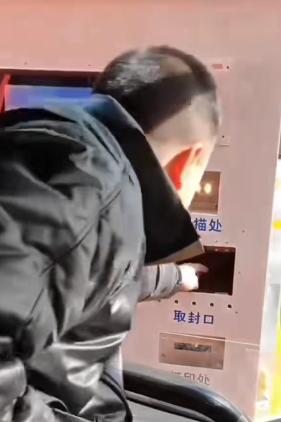 mingruida's tweet photo. 🎊MRD partners with Dalian Singamas once again.
Since the first automatic seal dispenser was introduced to Dalian Singamas, it has delivered results that far exceeded expectations. Customer reputation is the best advertisement. Customer repurchase is the highest recognition. https://t.co/wvsEOIGAbZ