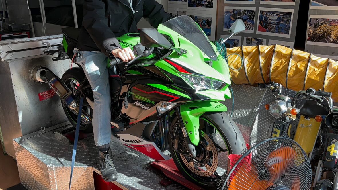 友達が学校の実習車両である Ninja ZX-25R をロムチューンしたとのこと